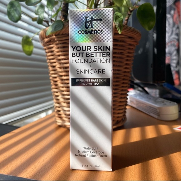 it cosmetics Your Skin But Better Foundation + Skincare Medium Neutral 33 - Picture 1 of 7